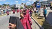 СЛАВА ГРАДА СА ПАТРИЈАРХОМ: Више хиљада Добојлија на улицама