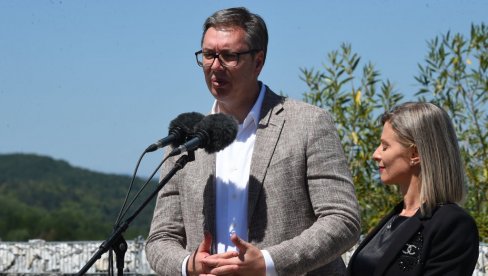 VUČIĆ O IZBEGLICAMA IZ AVGANISTANA: Nemam ništa protiv, ali oni ne traže da dođu u Srbiju VUČIĆ O IZBEGLICAMA IZ AVGANISTANA: Nemam ništa protiv, ali oni ne traže da dođu u Srbiju