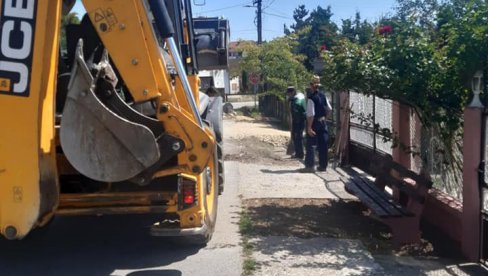 VELIKI RADOVI U LAPOVU: Urađeni propusti, čisti se korito potoka (FOTO)