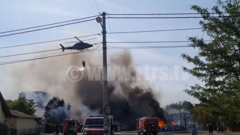 EPILOG VELIKOG POŽARA U BANJALUCI: Povređen vatrogasac, izgorela deponija sekundarnih sirovina i napuštena kuća