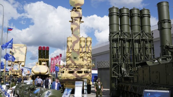 РУСКИ КОМАНДАНТ: Ракетни систем С-350 Витјаз истовремено погодио 12 ракета ХИМАРС МЛРС (ВИДЕО)