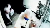 SNIMAK DRSKE PLJAČKE RAZBESNEO SRBIJU: Prišao starcu sa leđa i oteo mu torbu, ako ga prepoznate javite policiji (VIDEO)