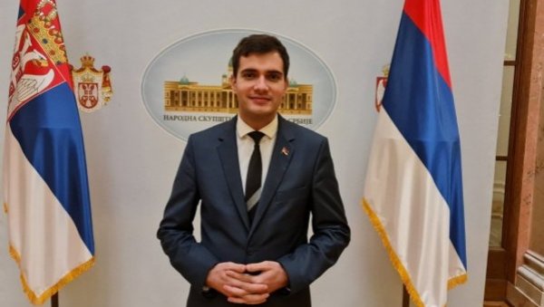 ЗОРАН ТОМИЋ: Србија се неће вратити у мрачно доба жутих тајкуна