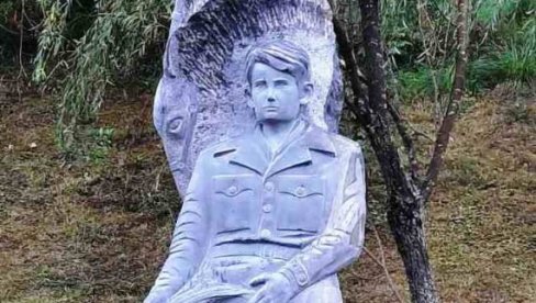 ЗАСЛУЖИО ДА БУДЕ УПИСАН У СРЦУ СВАКОГ ПРАВОСЛАВНОГ СРБИНА: Споменко Гостић свима показао како се чува родно место