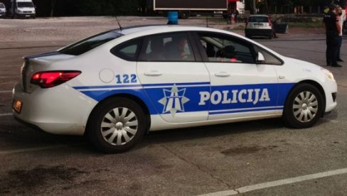 ХАПШЕЊЕ НА ЦЕТИЊУ: Возио под дејством опијата, сапутница му дала дрогу ХАПШЕЊЕ НА ЦЕТИЊУ: Возио под дејством опијата, сапутница му дала дрогу