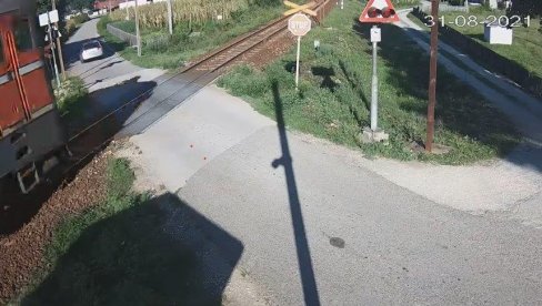 AUTOMOBIL SLETEO S PUTA, PA EKSPLODIRAO! Oglasili se iz Železnica Srbije nakon teške nesreće na pruzi AUTOMOBIL SLETEO S PUTA, PA EKSPLODIRAO! Oglasili se iz Železnica Srbije nakon teške nesreće na pruzi