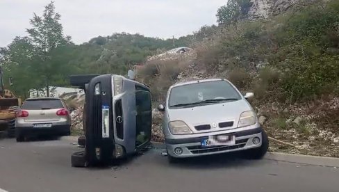 RASTURENE KOMITSKE BARIKADE: Pogledajte haos koji su ostavili iza sebe - prevrnuti automobili, spaljene gume (VIDEO)