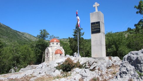 ДА СЕ ЗЛОЧИН НИКАДА НЕ ПОНОВИ: Студенти из Ниша обилазе српска стратишта у Српској, где су усташе мучки убијале наш народ