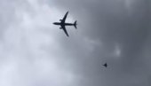 SCENA PREPLAŠILA GRAĐANE: Erbas u niskom letu iznad Pariza, pratio ga lovac - otkriveno ko je bio u letelici (VIDEO)