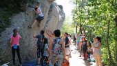 BOLDER FEST U VRŠCU: Atraktivno penjanje po stenama na Vršačkim planinama oduševilo takmičare i posetioce