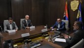 PRIPREME ZA DERBI: Vulin se sastao sa direktorima Zvezde i Partizana (FOTO) PRIPREME ZA DERBI: Vulin se sastao sa direktorima Zvezde i Partizana (FOTO)