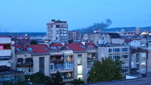 POŽAR U BEOGRADU: Vatra bukti na Paliluli, dim se vidi iz centra (FOTO)