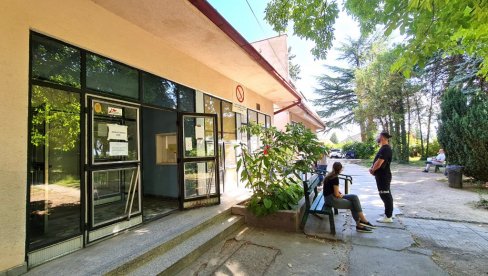 VRANJE BEZ NOVOZARAŽENIH: Na kovid pozitivno dvoje iz Surdulice i jedan iz Preševa VRANJE BEZ NOVOZARAŽENIH: Na kovid pozitivno dvoje iz Surdulice i jedan iz Preševa
