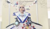 U HELGU ULAŽU I IZ SINGAPURA: Pametni robot kojeg je stvorila profesorka iz Ivanjice sa đacima zainteresovao investitore širom sveta