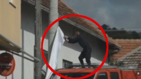 KOSOVSKI SPECIJALCI UHVAĆENI NA DELU: Snimljeni kako skidaju trasparent ZSO u Novom Brdu (VIDEO)