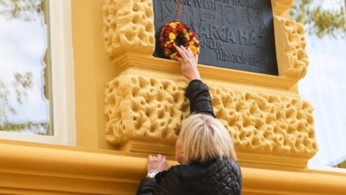 U PRELEPOM ZDANJU ŽRTVE FAŠISTIČKOG TERORA: Odata počast stradalima u Žutoj kući u Subotici