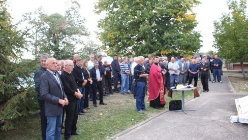 RAT “KOSIO” MEŠTANE: U Donjem Zabrđu kod Ugljevika parastos za stradale borce Vojske Republike Srpske (FOTO)