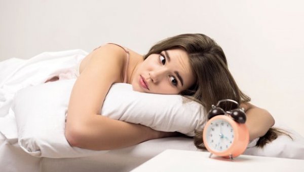 КОЈЕ ЈЕ ИДЕАЛНО ВРЕМЕ ЗА САН? Одлазак на спавање у погрешно време може да изазове срчана обољења