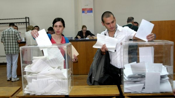 ПРЕДЛОЖИЛИ НЕНАПАДАЊЕ, ПА СЕ ПОСВАЂАЛИ: Странке дела опозиције представиле две платформе за изборе, спор око стратегије у главном граду