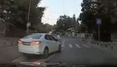 UMALO UDARIO PEŠAKA NA PRELAZU: Zabeležena još jedna bahata vožnja u Beogradu (VIDEO)