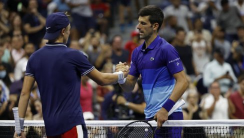 STARI LISAC ZAUSTAVLJA MLADOG DANCA: Novak još uvek nije na vrhuncu, ali njegovo iskustvo dolazi do izražaja!