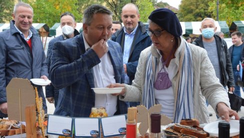 SVE NAJBOLJE NA JEDNOM MESTU: Vikend u Negotinu obeležio prvi etno-sajam Izvorno iz Krajine (FOTO)