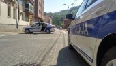 SUDAR VOZA I AUTOMOBILA KOD ŠAPCA: Dve osobe povređene - vozaču slomljena rebra