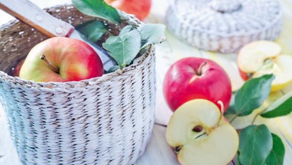 ДА СЕ ЛАКШЕ ДИШЕ И ПАМТИ: Антиоксиданси у јабукама олакшавају доста тога