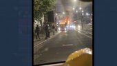 POŽAR NA AUTOKOMANDI: Zapalio se autobus u Vojvode Stepe, vatrogasci gase plamen! (FOTO+VIDEO)