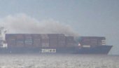 OTROVNE MATERIJE ODLETELE U NEBO: Zapalio se teretni brod prepun opasnih materija (FOTO/VIDEO)