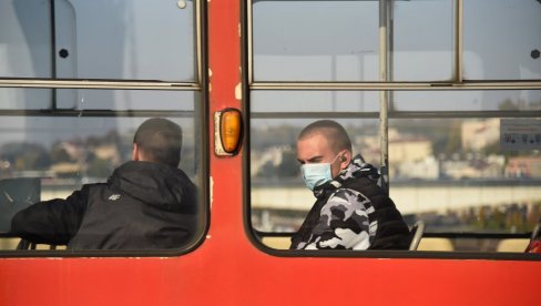 ZABORAVILA DVA MILIONA U TRAMVAJU: Penzionerki vraćena torba puna para ZABORAVILA DVA MILIONA U TRAMVAJU: Penzionerki vraćena torba puna para
