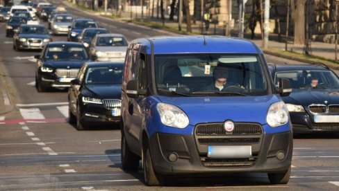 VOZAČI, DANAS SE PRIPREMITE ZA NEVIĐENI KOLAPS: Prvi radni dan posle praznika, kiša, radovi i važna poseta donose haos na beogradske ulice