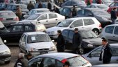 КУПИЛА ДВА АУТОМОБИЛА - ПА ЈЕ ОЈАДИЛИ: Наивност је коштала скоро 25.000 евра