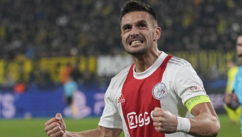 SRBIN KROJI ŠAMPIONSKU TRKU: Dušan Tadić zablistao i u derbiju PSV - Ajaks (VIDEO) SRBIN KROJI ŠAMPIONSKU TRKU: Dušan Tadić zablistao i u derbiju PSV - Ajaks (VIDEO)