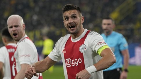 ZBOG DVA TADIĆEVA KRAMPONA OSTALI BEZ TROFEJA: Ajaks ispustio Kup Holandije, i to kako! (VIDEO) ZBOG DVA TADIĆEVA KRAMPONA OSTALI BEZ TROFEJA: Ajaks ispustio Kup Holandije, i to kako! (VIDEO)