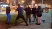 IŽIVLJAVALI SE NAD ČOVEKOM, NJEGOV SIN SVE GLEDAO: Snimak brutalnog napada u predgrađu izazvao buru u Rusiji (VIDEO)