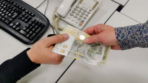РАДОСТ ЗА ПЕНЗИОНЕРЕ: Стижу паре