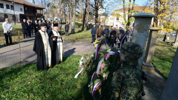 СЕЋАЊЕ НА ХЕРОЈЕ: У Краљеву обележен Дан примирја (ФОТО)