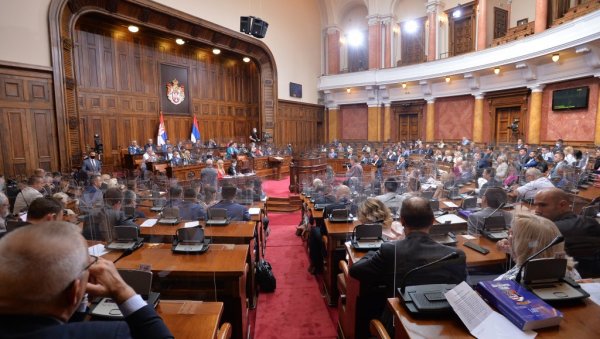 ПРВА ПРОЦЕНА ЦЕСИД/ИПСОС: Листа Александар Вучић-заједно можемо све 122 места у парламенту