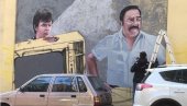 PROLAZNICI SE ZAUSTAVLJAJU: Mural iz filma „Varljivo leto ’68“ na zidu osnovne škole u Novom Sadu
