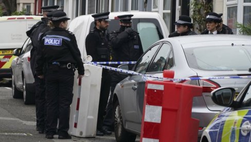 NEZAPAMĆEN HOROR U BRISTOLU: Dva brata i sestra pronađeni sa ranama od noža, uhapšena jedna žena, sumnja se da im je majka