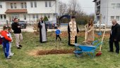 ЗАСЛУЖИЛИ СУ ОВАКАВ ОБЈЕКАТ: Положен камен темељац за вртић у Гораждевцу ЗАСЛУЖИЛИ СУ ОВАКАВ ОБЈЕКАТ: Положен камен темељац за вртић у Гораждевцу