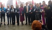 ZAJEDNIČKI DA SAČUVAMO MIR I NAROD: Povodom Dana opštine Kosovska Mitrovica,  Zlatna povelja i ključevi grada dodeljeni predsedniku Srbije