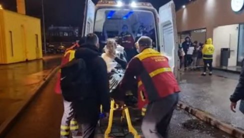 LAZAR MARKOVIĆ PREVEZEN U BOLNICU: Reakciju navijača niste videli u prenosu (VIDEO) LAZAR MARKOVIĆ PREVEZEN U BOLNICU: Reakciju navijača niste videli u prenosu (VIDEO)