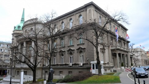 USKORO POČINJE VAŽAN SASTANAK: Ministri iz redova SNS dolaze u Predsedništvo na sastanak sa Vučićem