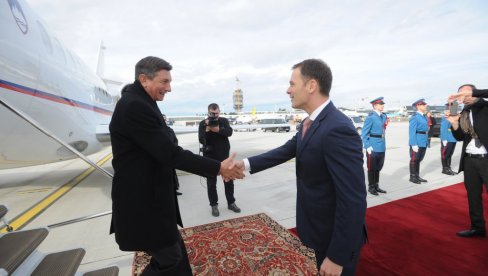 PAHOR ZAVRŠIO POSETU SRBIJI: Mali ispratio predsednika Slovenije PAHOR ZAVRŠIO POSETU SRBIJI: Mali ispratio predsednika Slovenije