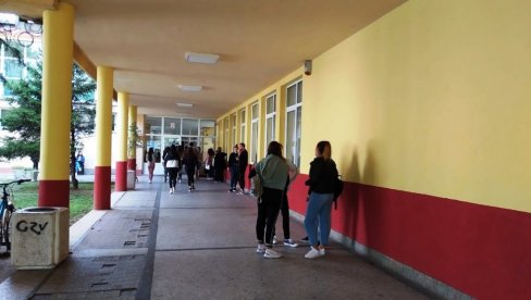 PARAĆINSKA ŠKOLA PONOVO „SUPER ŠKOLA“: ETŠ u programu razmene učenika Zapadnog Balkana