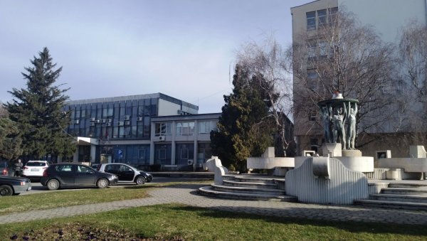 У ПАРАЋИНУ ЗА РАСЕЉЕНЕ СА КОСОВА: Јавни позив за куповину сеоске куће