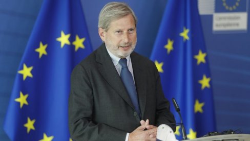 OŽENIO SE JOHANES HAN: Evropski komesar venčao se sa bivšom austrijskom vicekancelarkom OŽENIO SE JOHANES HAN: Evropski komesar venčao se sa bivšom austrijskom vicekancelarkom