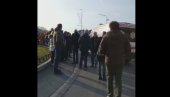 BLOKIRANO VOZILO HITNE POMOĆI: Zbog nezakonite blokade na udaru i bolesni! (VIDEO)